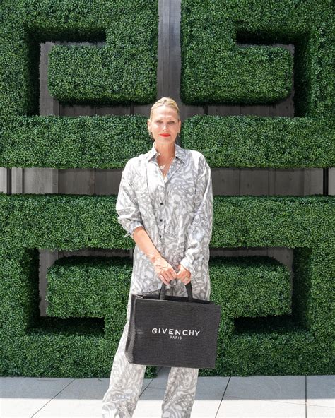 givenchy hamptons|With a Chic Luncheon, Givenchy Pops Up in Bridgehampton.